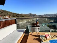 Trip.com Group Country Retreats (Shanxi Manghe Taihang Mijing Joint Resort） - Mountain view