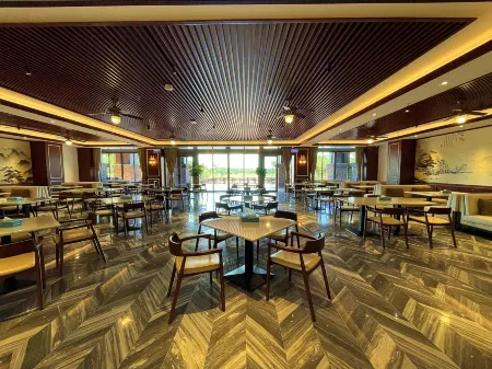 The Tang Hotel Noble Hainan Отели рядом с достопримечательностью «Yuchan Palace»