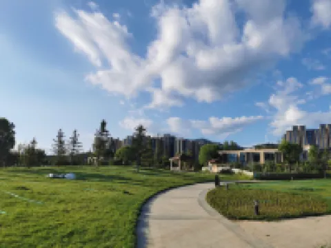 Guanting Lake B&B Under GreatWall Hotels near Aolunda Buluo·Putaojiu Museum