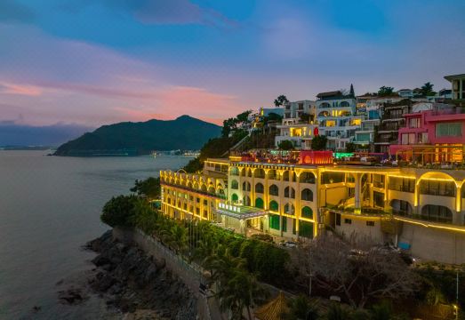 4. 실버 비치 오션..