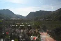 Li cheng bie yuan (beikuanping red education base branch)