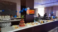 Yiqing Holiday Hotel