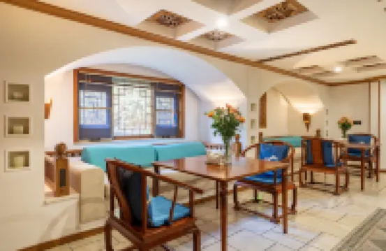 昆明遠山雅緻湖景別墅酒店（滇池民族村店）