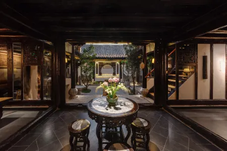 Jinghe North Courtyard (Jianshui Ancient City Small Train Store) Отели рядом с достопримечательностью «Ant Workshop Scenic Area»