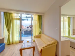 Sol Marina Palace