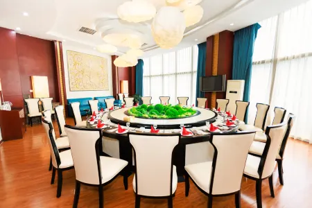 Changsheng International Hotel Отели рядом с достопримечательностью «Li Dazhao Memorial Hall (South Gate)»