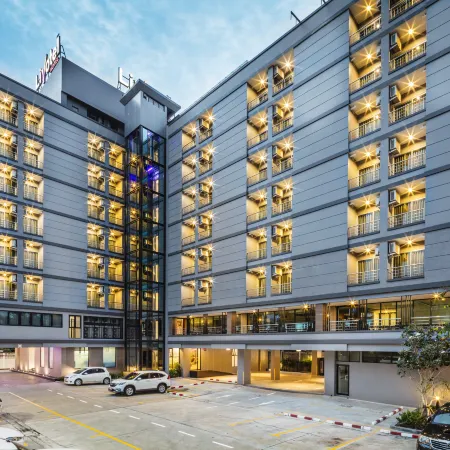 Livotel Hotel Hua Mak Bangkok Отели рядом с достопримечательностью «Станция экспресс-поезда Ramkhamhaeng»
