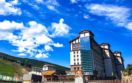 Dragon Palace Hotel (Wanlong Ski Resort)