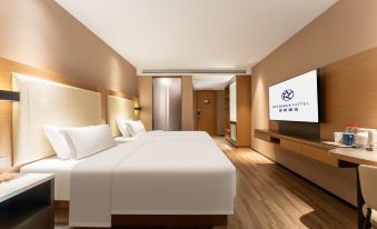 Starway Hotel(Yichang Wanda Square along the riverside road hotel)