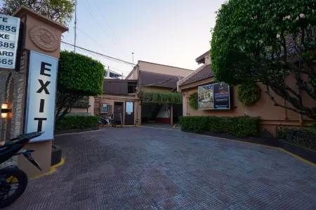 Victoria Court Las Piñas