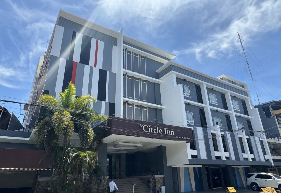 서클 인 호텔 로비