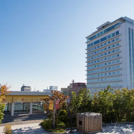 JR Kyushu Hotel Blossom Oita Отели рядом с достопримечательностью «Оита Ховер терминал»