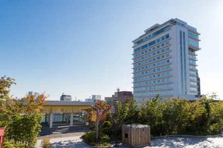 JR Kyushu Hotel Blossom Oita Отели рядом с достопримечательностью «Mt. Takasaki»