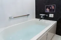 Kuromon Crystal Hotel