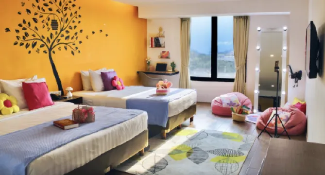 Yellow Bee Tangerang