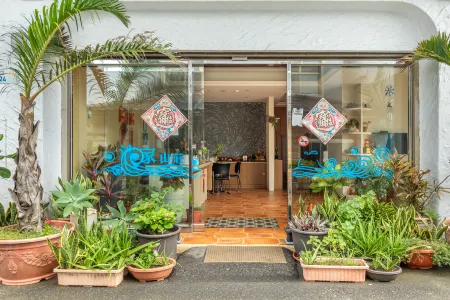 Kenting Shen's Homestay Отели рядом с достопримечательностью «Sail Rock»