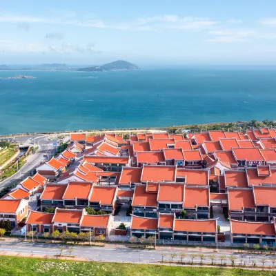 PingTanLanYuTingChaoKeZhan Hotels near Blue Tears Viewing Point (Along the Coast of 68 Town Monkey Research Island)