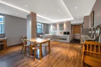 i Electronic Sports Hotel (Jiangyin Zhongshan Park) - 2-Star