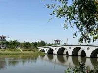Yunqi Shanxia Hotel (Huashan North Station Huayue Avenue) - Mountain view