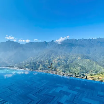 Fansipan View Hotel Hotels near Y Linh Ho