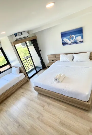 ห้องดีลักซ์ ทริปเปิ้ลรูม (สำหรับสามท่าน)