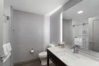 Holiday Inn Express Boston Logan Airport - Revere Các khách sạn ở Revere