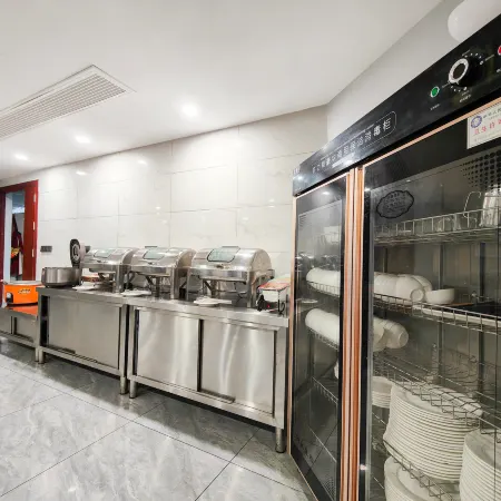 Home Field E-Sports Hotel (Luzhou High-Speed Railway Station)