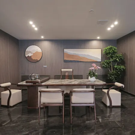 CNHOL HOTEL(HAERBING CHINESE BAROQUE)