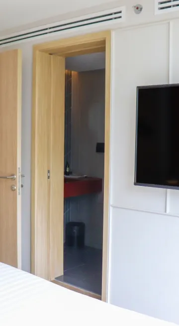 ห้องสวีทสองห้องนอนพร้อมระเบียง