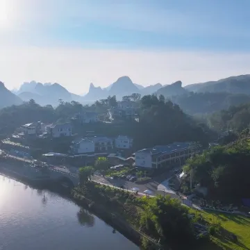 Yangshuo Fadai overhanging hot spring light luxury hotel