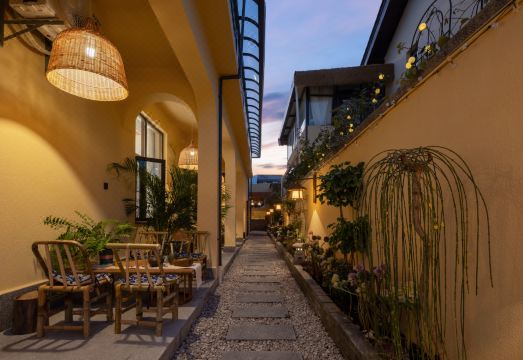 위룽 설산 숙소