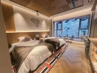 Yuanjiang Fanting Private Hot Spring Designer Vacation Apartment