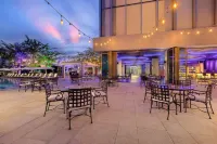 Lotte Hotel Yangon Hotel berhampiran Chew Q