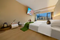Longmao Elf Hotel (Chengdu Kuanzhai Alley Wenshuyuan Subway Station Branch)