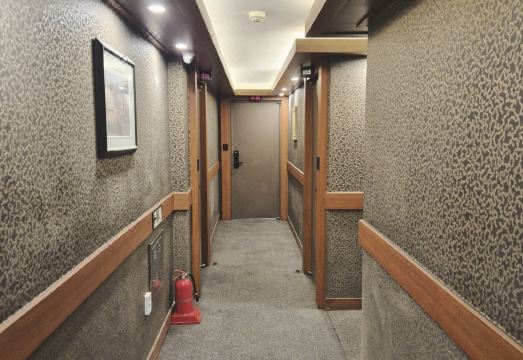 갤러리 컨셉 숙소 이미지