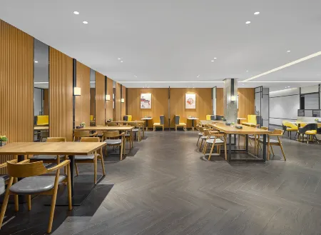 Paco Hotel （Guangzhou North Railway Station Huacheng Road Metro） Отели рядом с достопримечательностью «The Yuen Yuen Taoist Temple Of Guangdong»