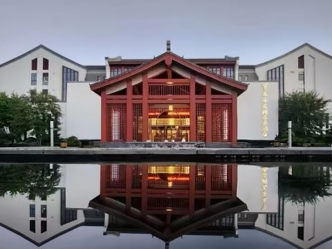 Donghai Junlan Hot Spring Hotel