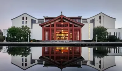 Donghai Junlan Hot Spring Hotel Hotel di Donghai
