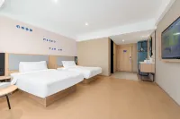 Home Inn (Urumqi Xinbei Yuanchun Anjia Building Store)