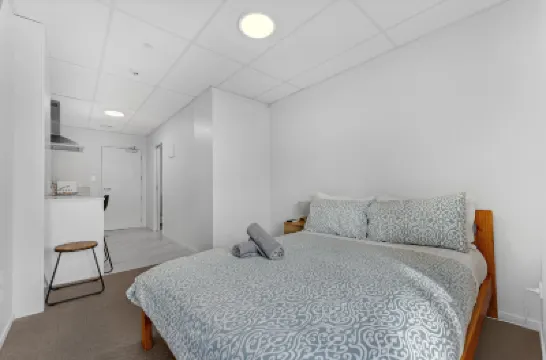 Onehunga Suites Hotels near أونيونغا