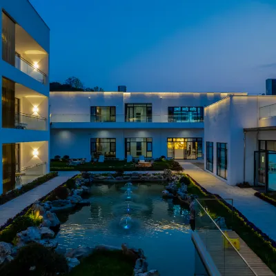 Xishui Bieyuan Tea-themed Stay (Dong Shisun Scenic Area) Hotels near Great Rift Valley In Wanxi