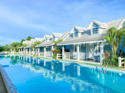 The Memory Luxury Resort Hotels near Chaosamran Beach