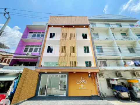 H-Banaat Hotel near Yanhee Hospital