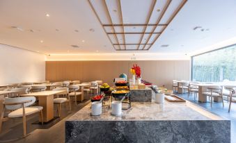 QIANNA HOTEL (Houhai Gulou Street Subway Station Branch)