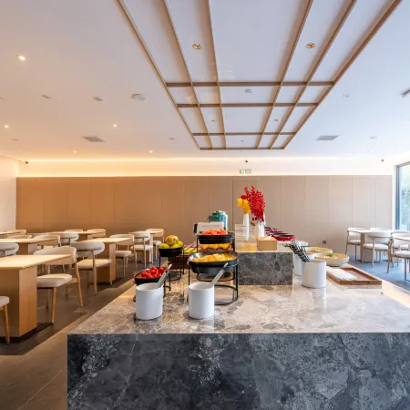 QIANNA HOTEL (Houhai Gulou Street Subway Station Branch)