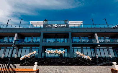 Grace Lazure Hotels near Dinopark "Zateryannyy Mir"
