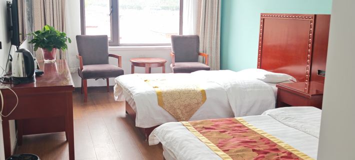 Luqu Haoting Hotel โรงแรมในหลู่ชู