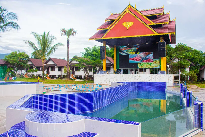 Hometown of Dragon Hotel