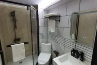 Yiju Hotel (Shanghai Chest Hospital Branch) Hotels in Shanghai