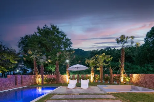 Liyang Nanshan Bamboo Sea Dreamland Art Hot Spring B&B